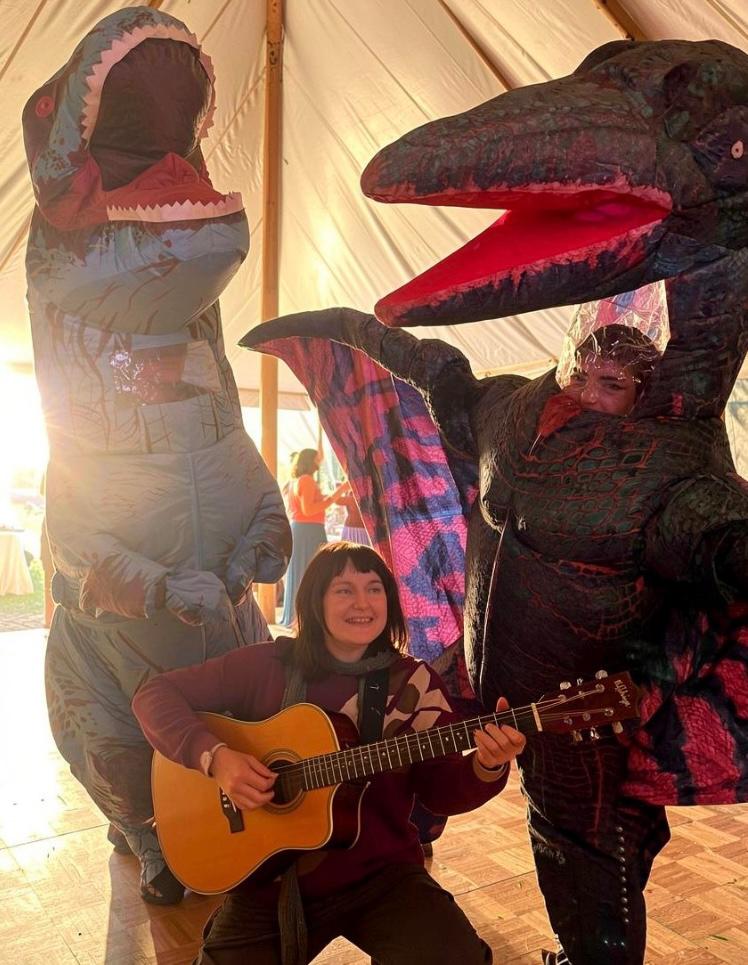 Howdo Bean & The Dinos